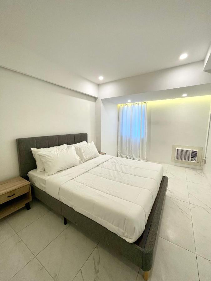 Burgundy Guest Suite Manila Eksteriør billede